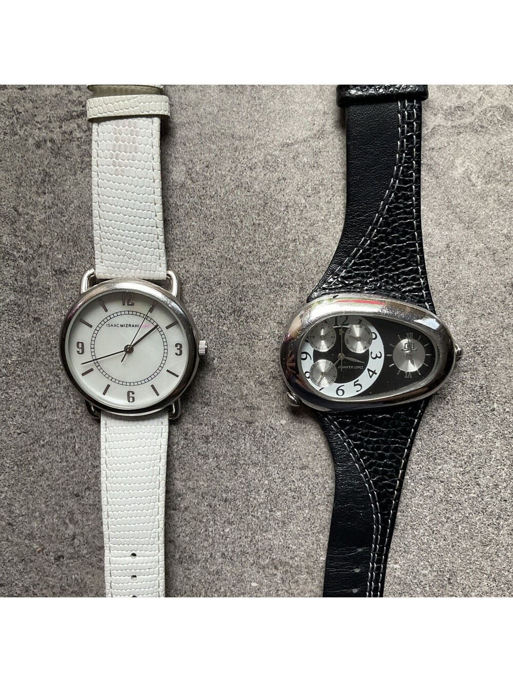 Pair Of Womens Watches Both Watches Run Great A21